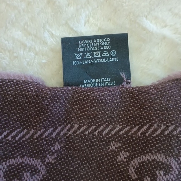 Gucci's winter scarf  100% authentic - Picture 5 of 9